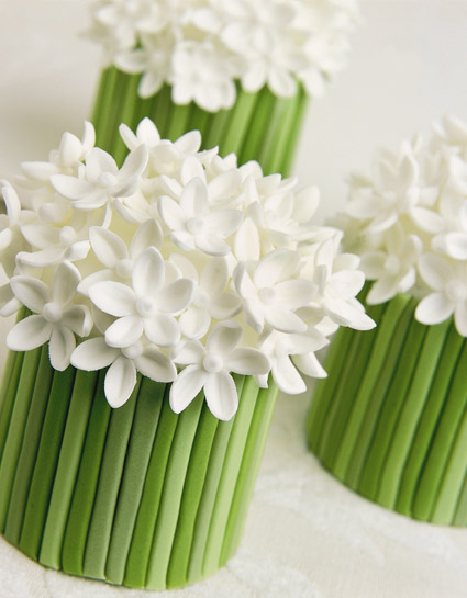 1-Spring-Posy-Miniature-Cakes-main