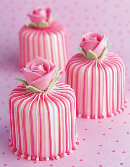 Stripy-Rose-Mini-Cakes-2