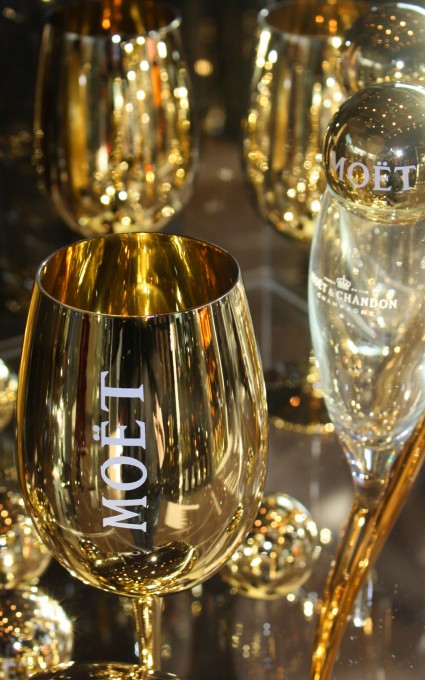 champagne_settingM&C copy