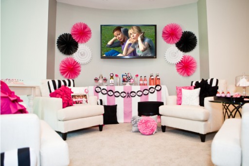parisian-themed-girls-night-in-LivingRoom