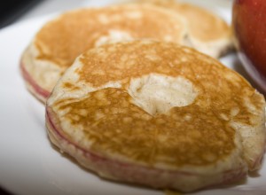 apple-ring-pancakes07
