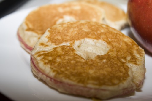 apple-ring-pancakes07