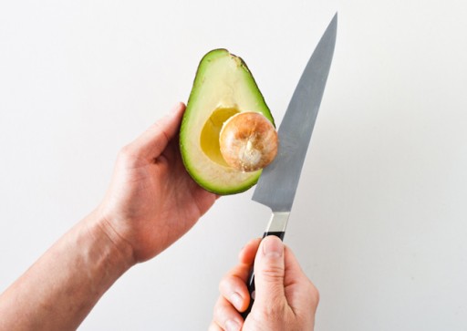 how-to-cut-an-avocado-2