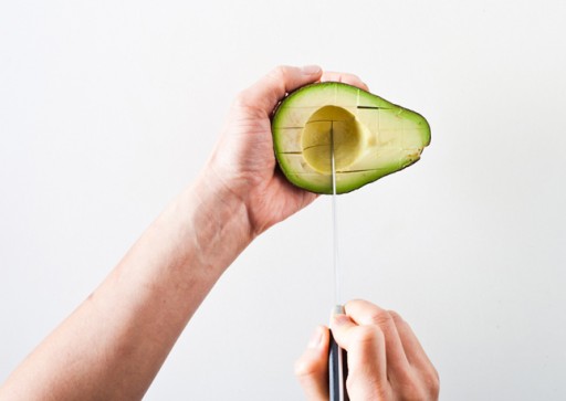 how-to-cut-an-avocado-3