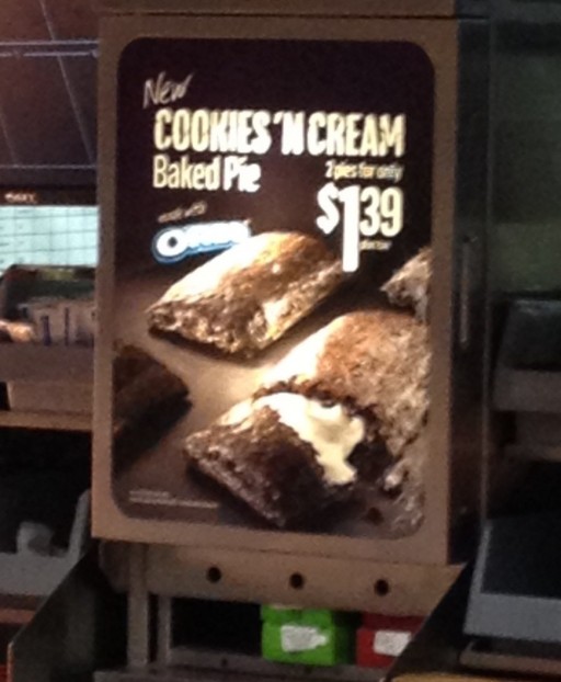 mcdonalds-cookies-and-cream-pie-made-with-oreo