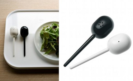 plus-minus-zero-maracas-salt-pepper-shaker-1