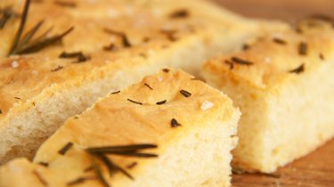 Uitgelezene Italiaans breekbrood zelf maken: Schiacciata - Culy.nl HL-73