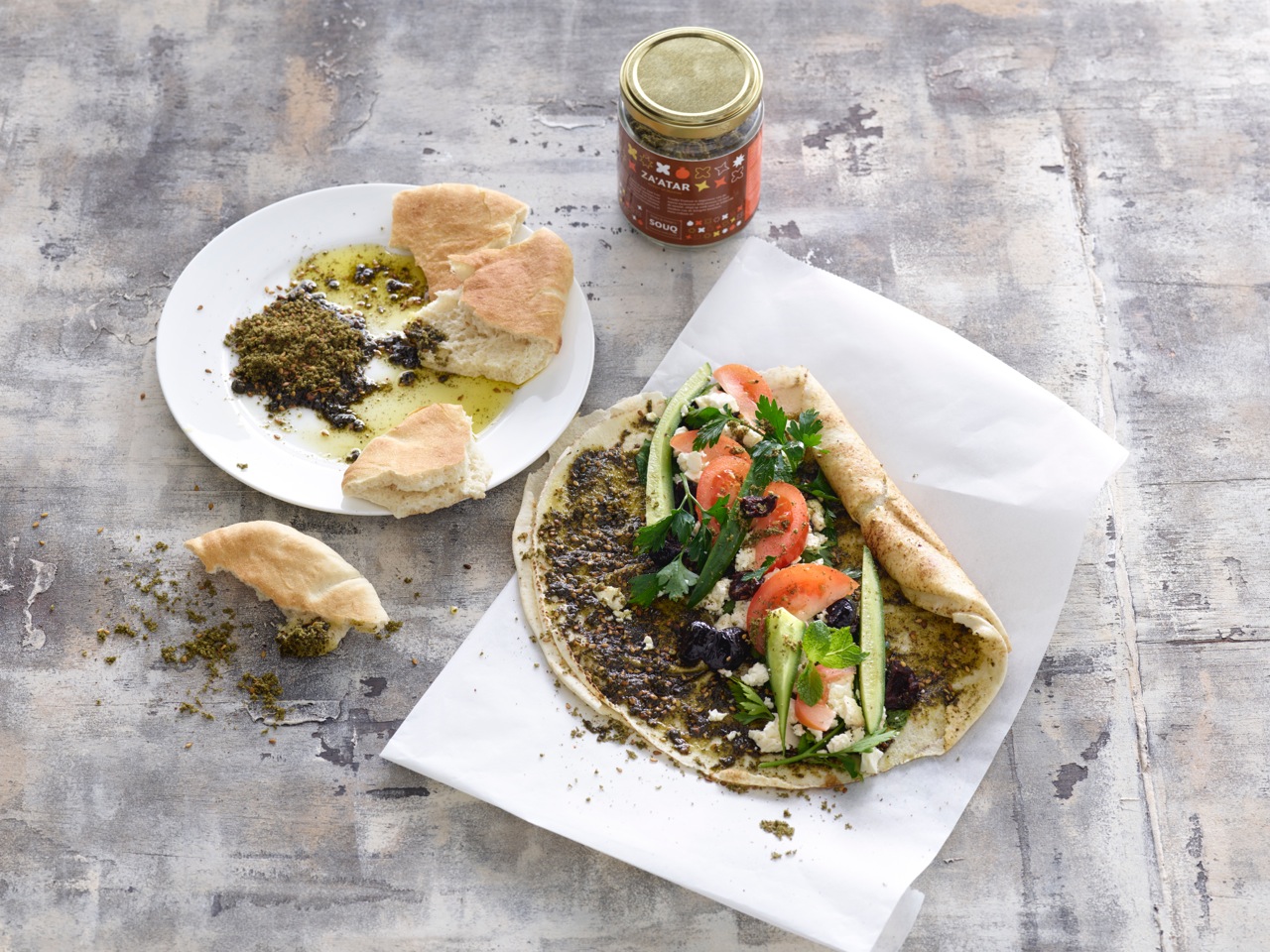 Flatbread sandwich met pita en Palestijnse za’atar - Culy