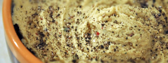 klassieke zelfgemaakte hummus van Ottolenghi / hummus recept Ottolenghi