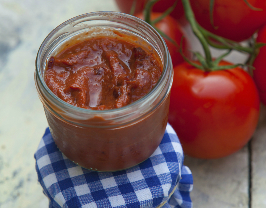 Saus voor enchilada's maak je heel makkelijk zelf Culy