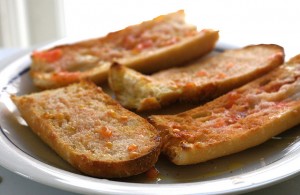 Pan con tomate