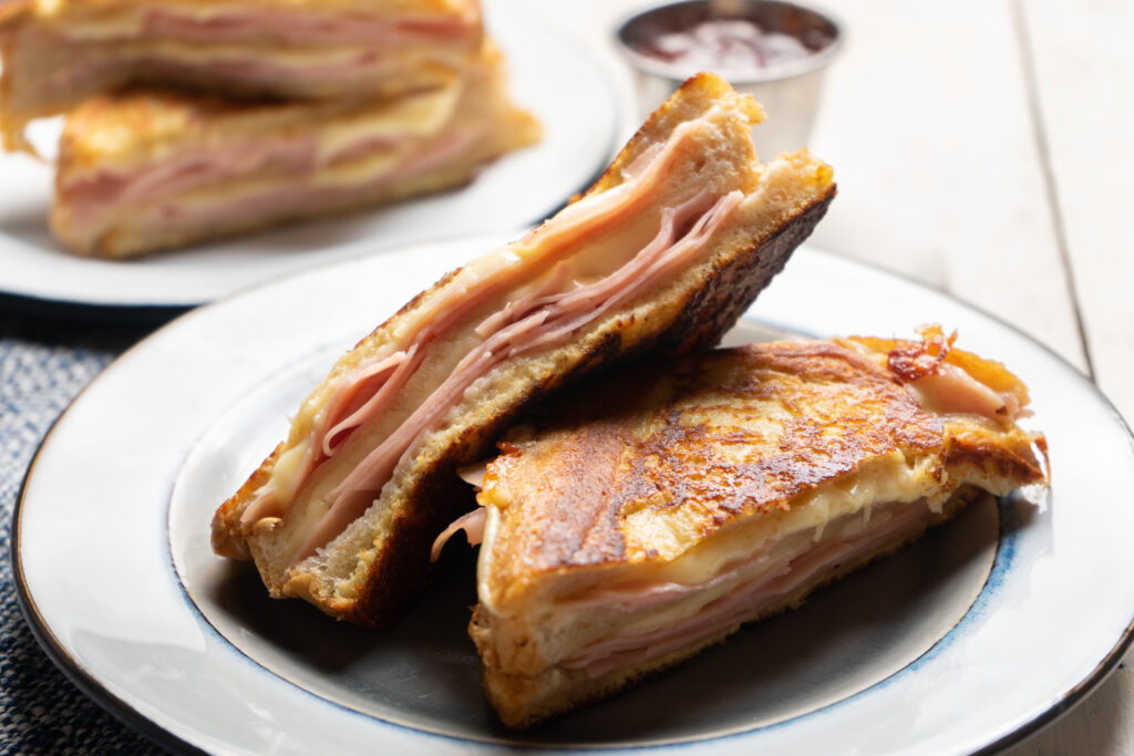 Croque monsieur en madame: de verschillen (+ recept) - Culy