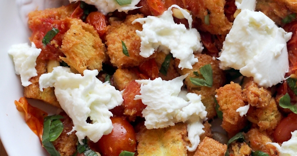 panzanella als voorbeeld van een weekmenu met lunchgerechten