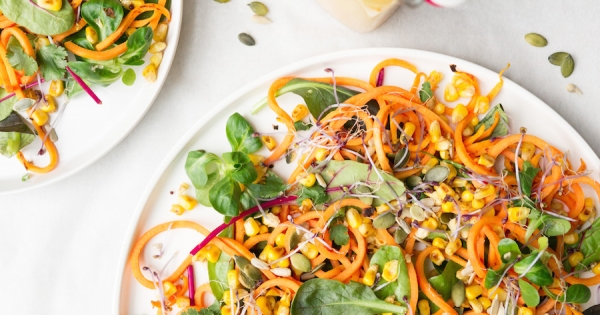 noedelsalade zoete aardappel voor zomerse salades