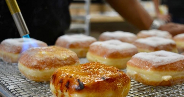 crème brûlée donuts