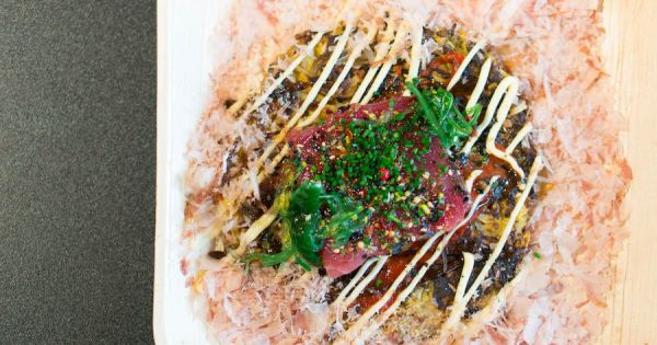 okonomiyaki met tonijn