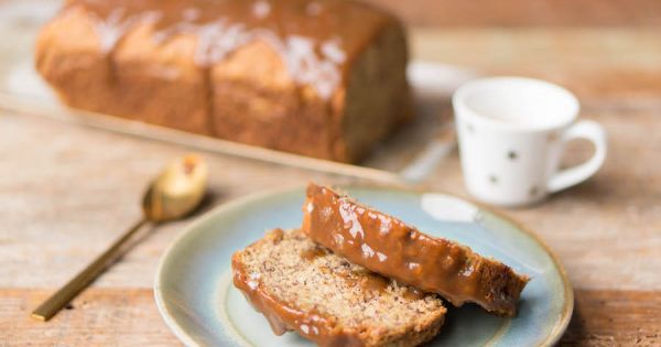 vegan bananenbrood met salted caramel
