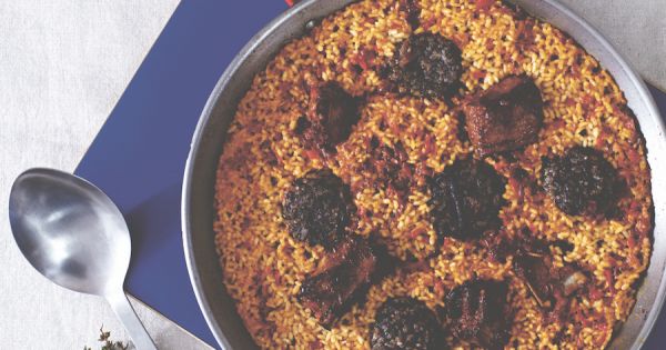 rijst met spareribs en bloedworst