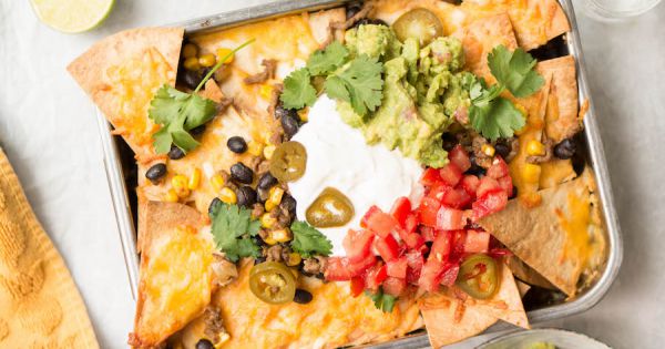 Nacho's met gehakt en kaas uit de oven