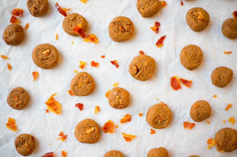 Kruidnoten met bacon