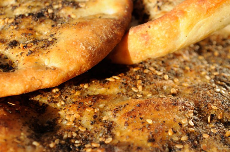 Manoushe: Libanees brood met za'atar