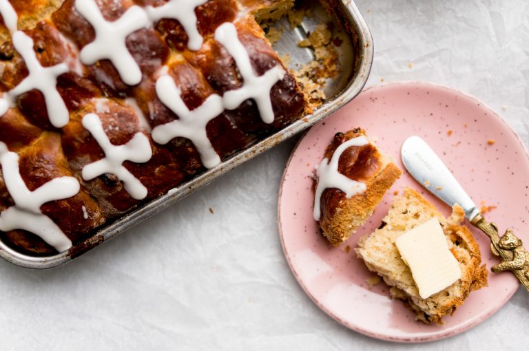 Paasbroodjes voor bij het paasontbijt