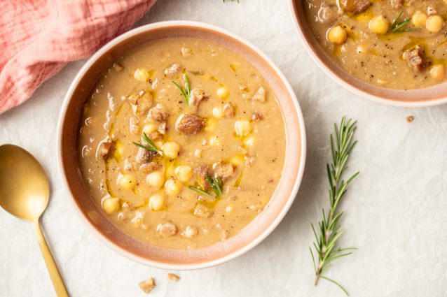 Soep met kikkererwten en kastanjes