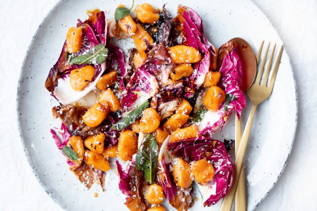 Zoete aardappelgnocchi met radicchio