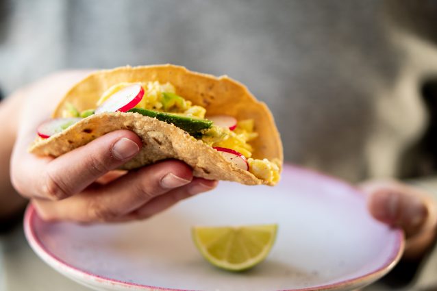 Ontbijt tortilla's met roerei