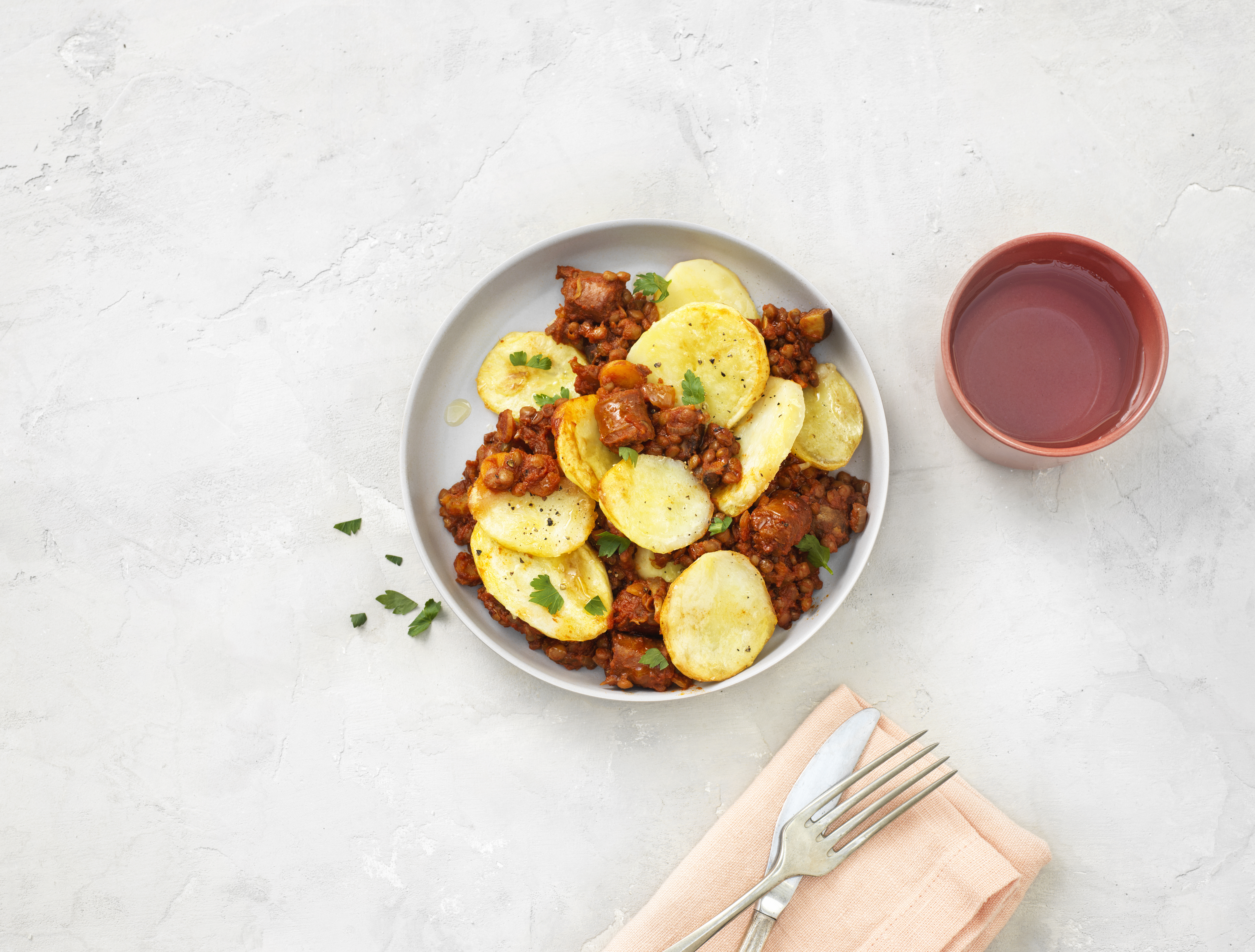 ovenschotel met chorizo, aardappel en linzen