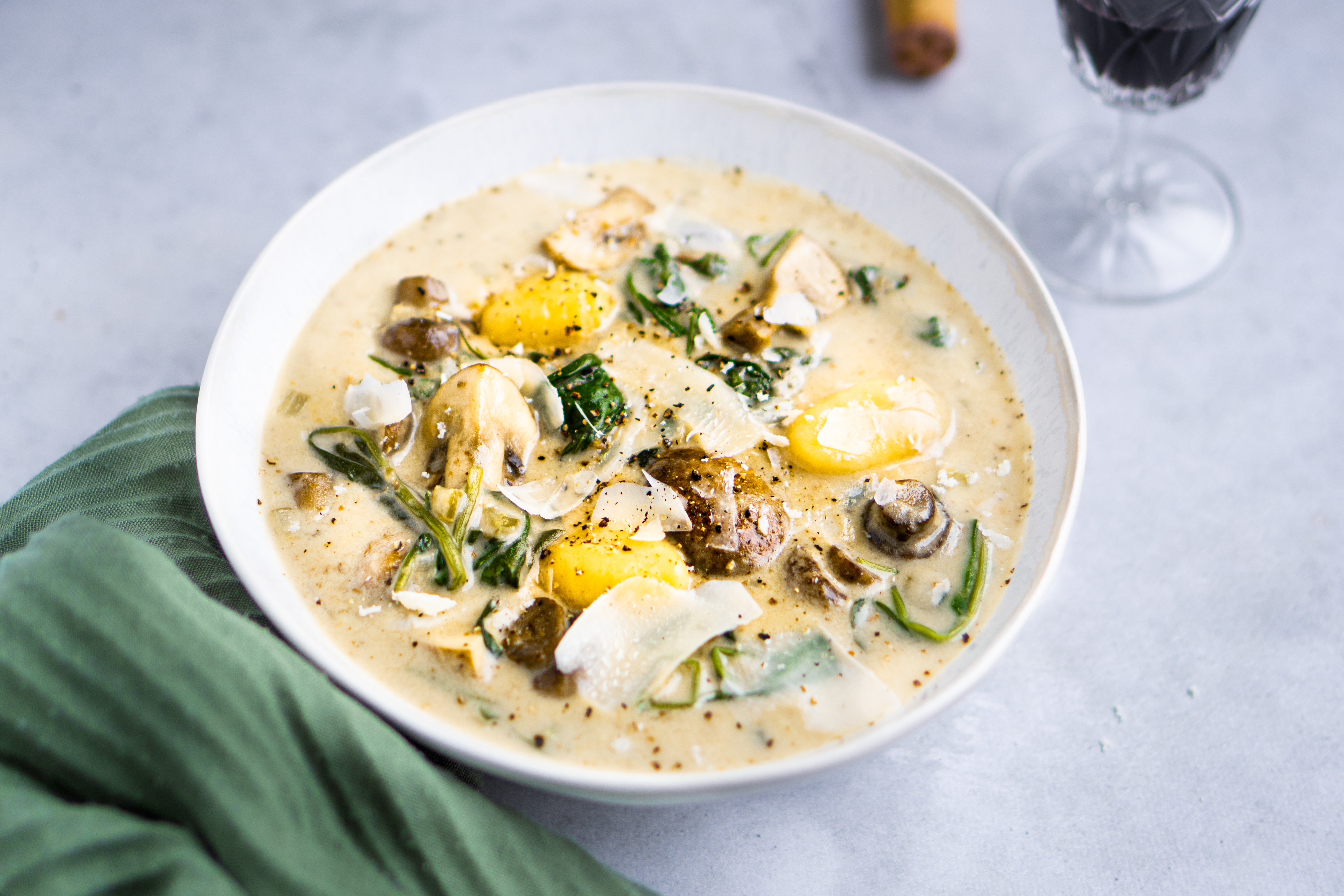 champignonsoep met gnocchi en spinazie