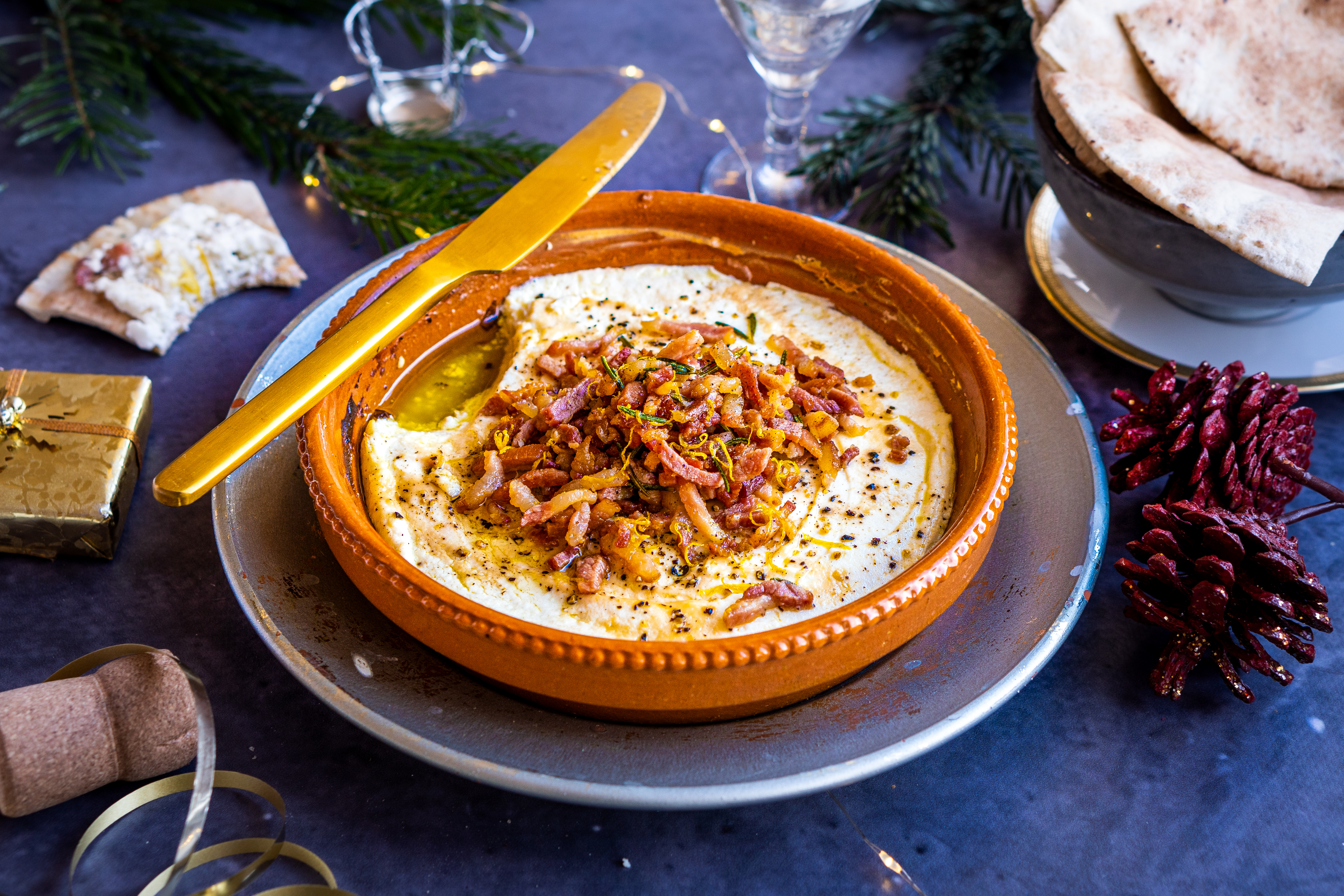 gebakken ricotta met spekjes en honing