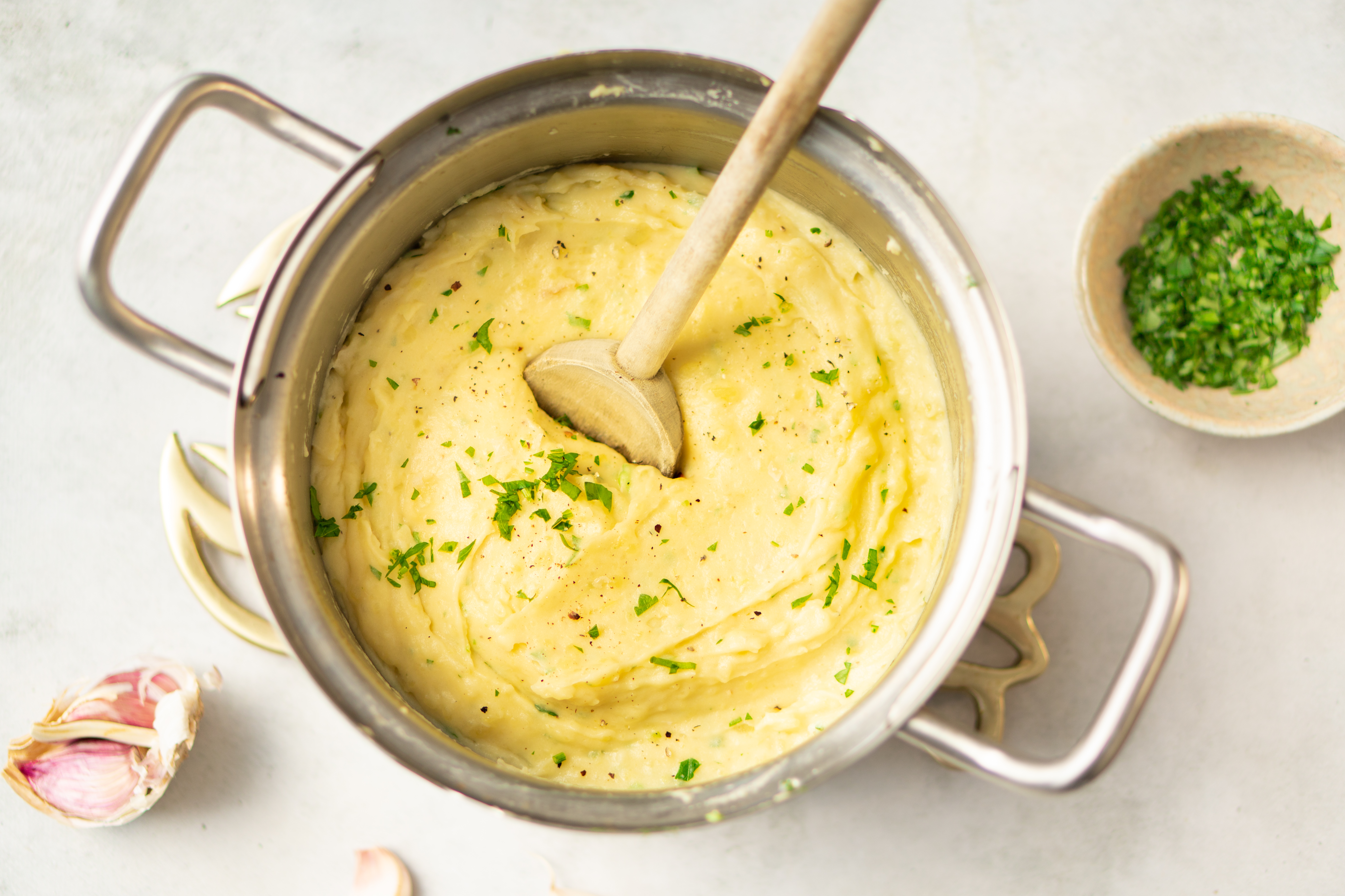 Aardappelpuree met 30 tenen knoflook