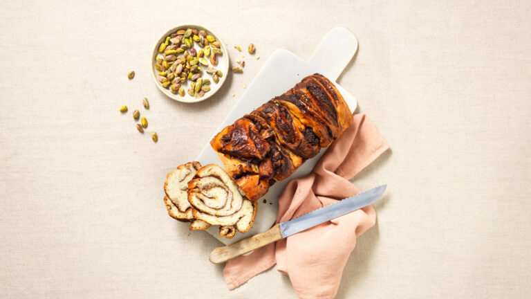 Babka met chocolade en pistache voor Pasen van Crisp