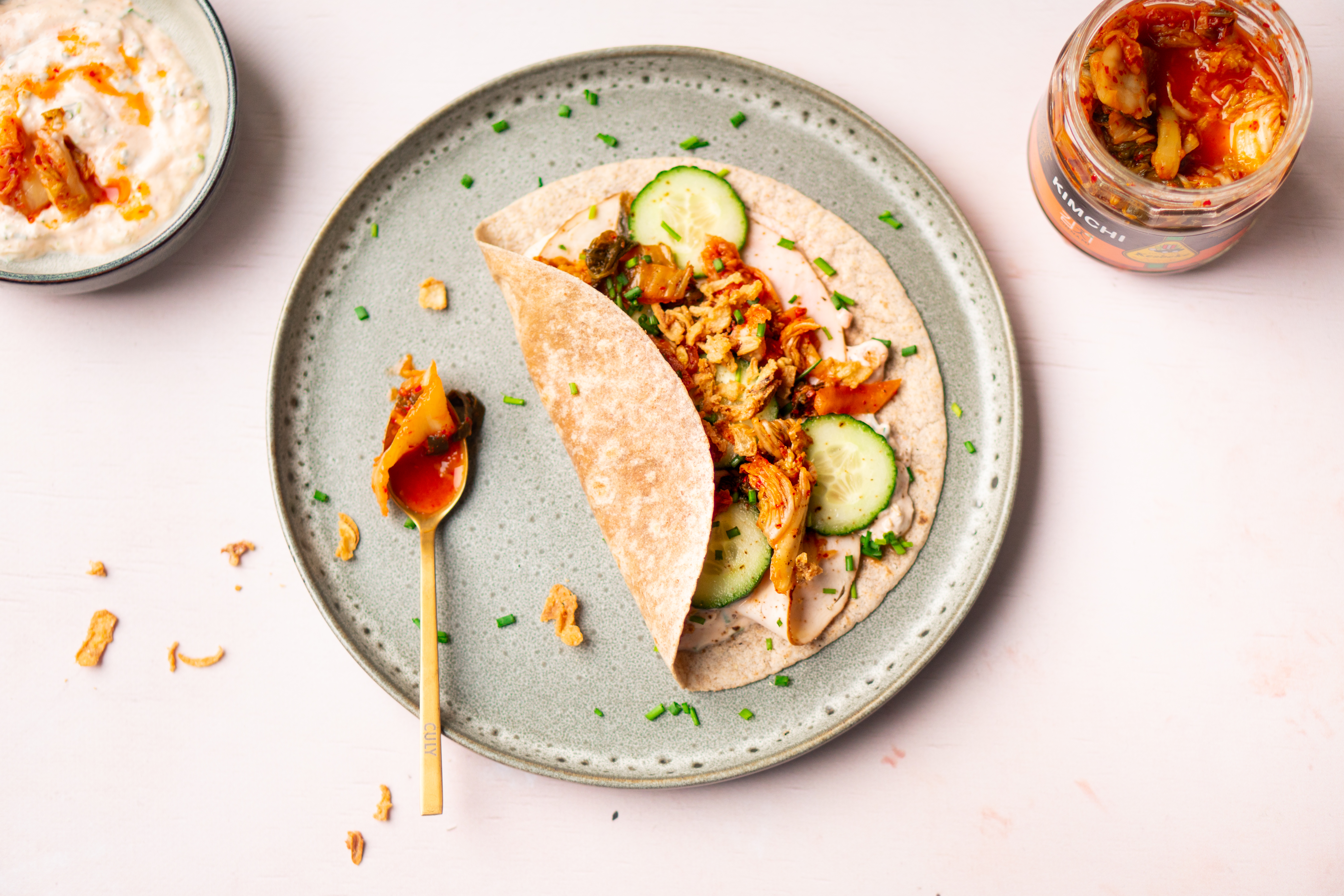 lunchwraps met kip en kimchi