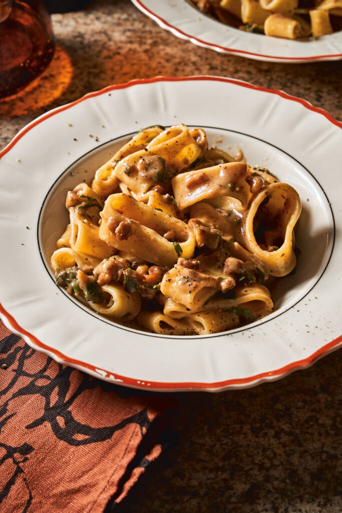 Pasta met cacio e walnoot van Carla Lalli Music (+ win haar boek) Culy.nl