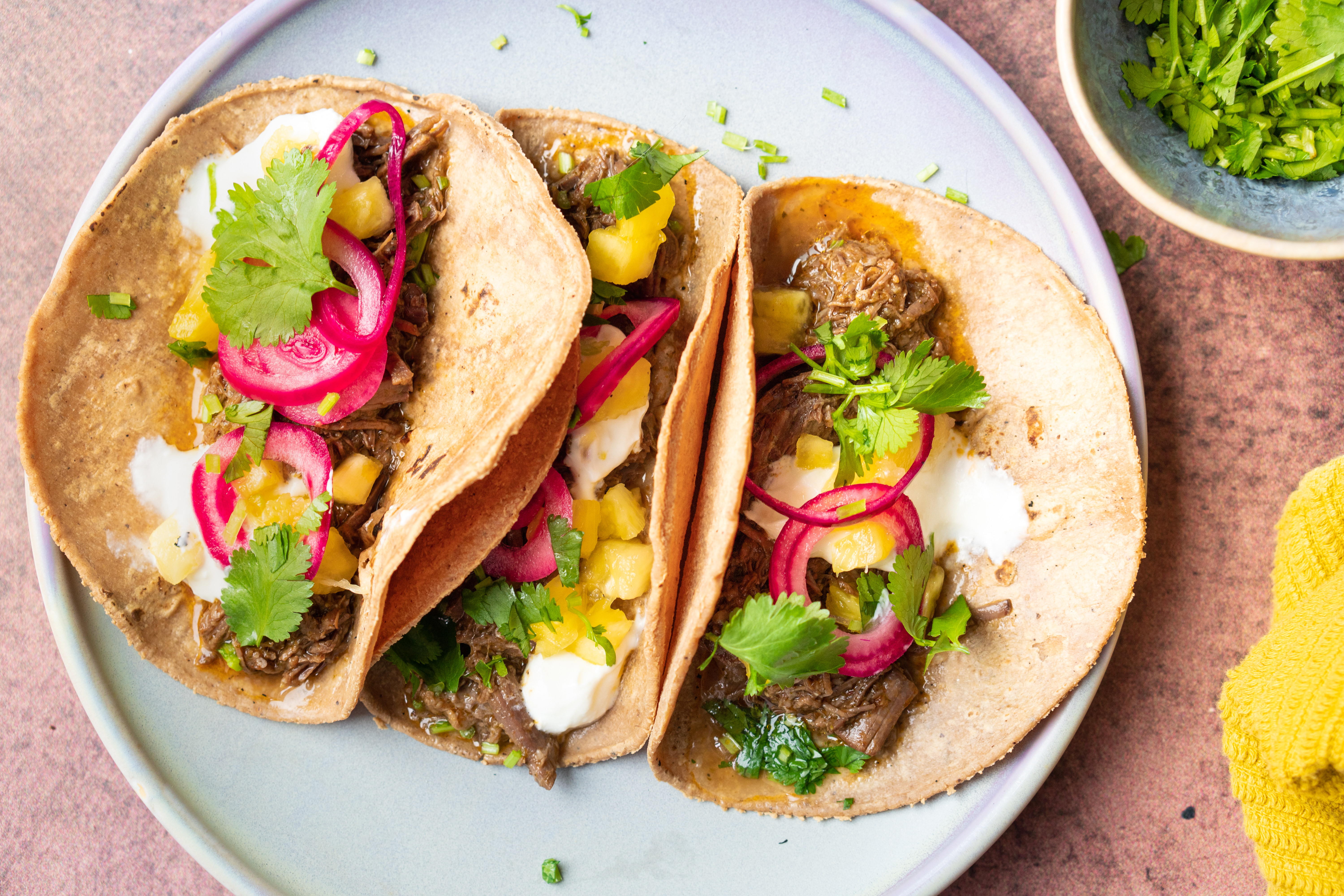 Taco's met barbacoa en ananas