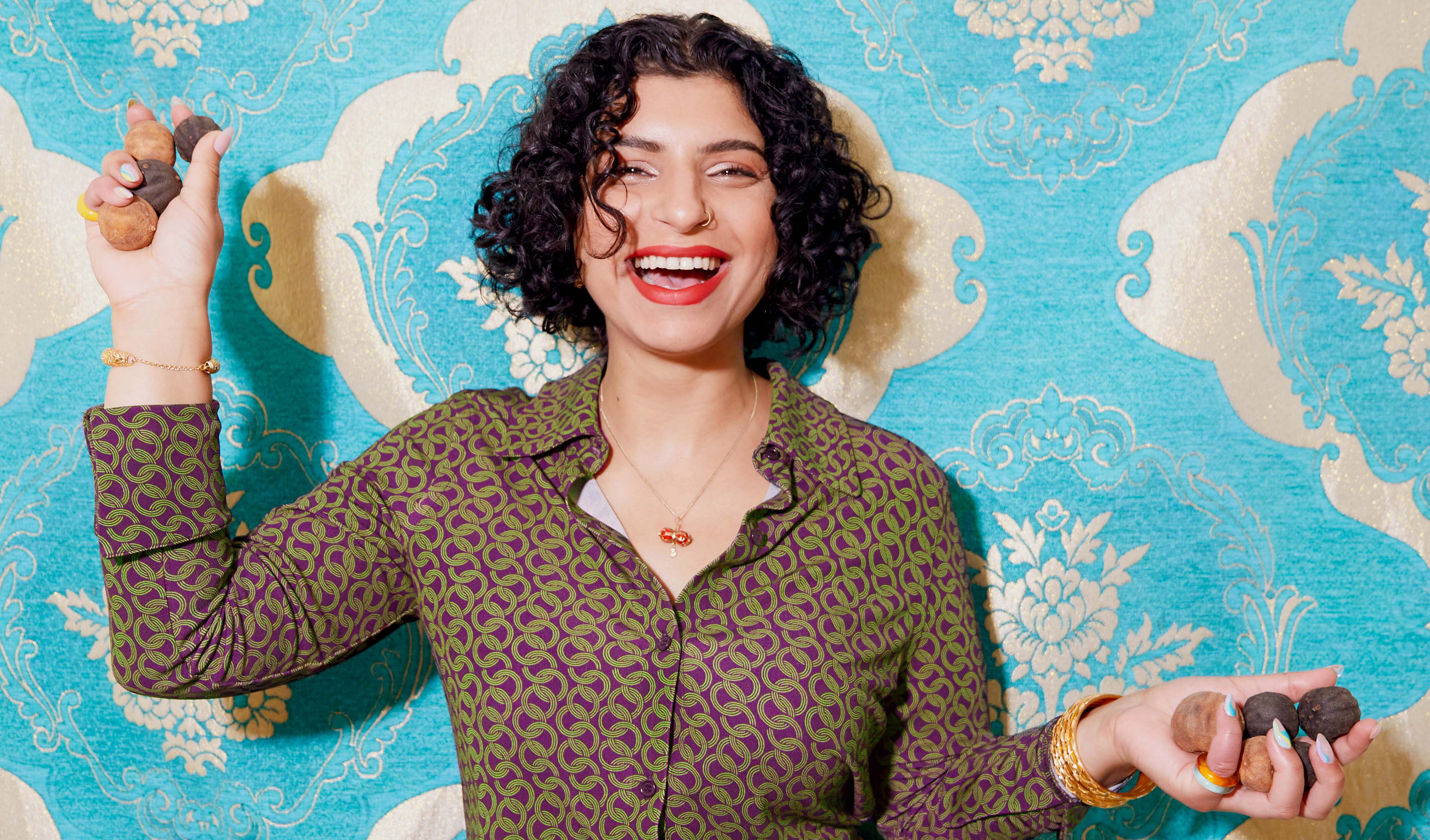 Sara Shawkat van NOOMI