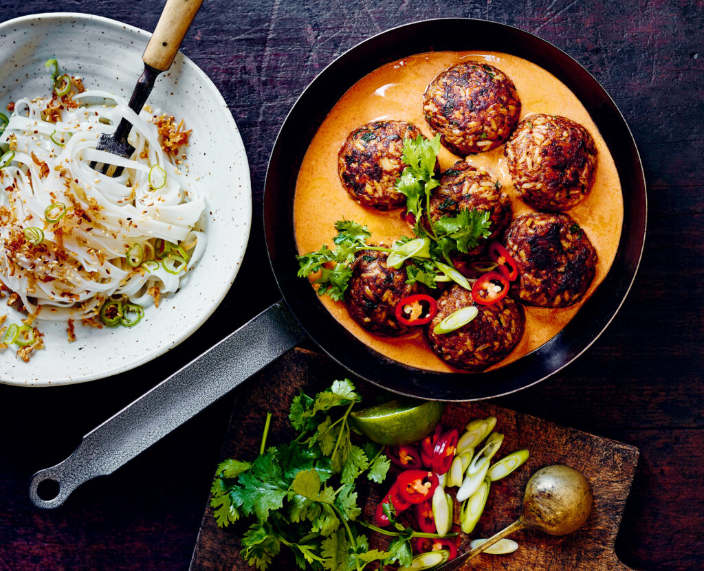 Thaise rode currygehaktballen van Donna Hay Culy