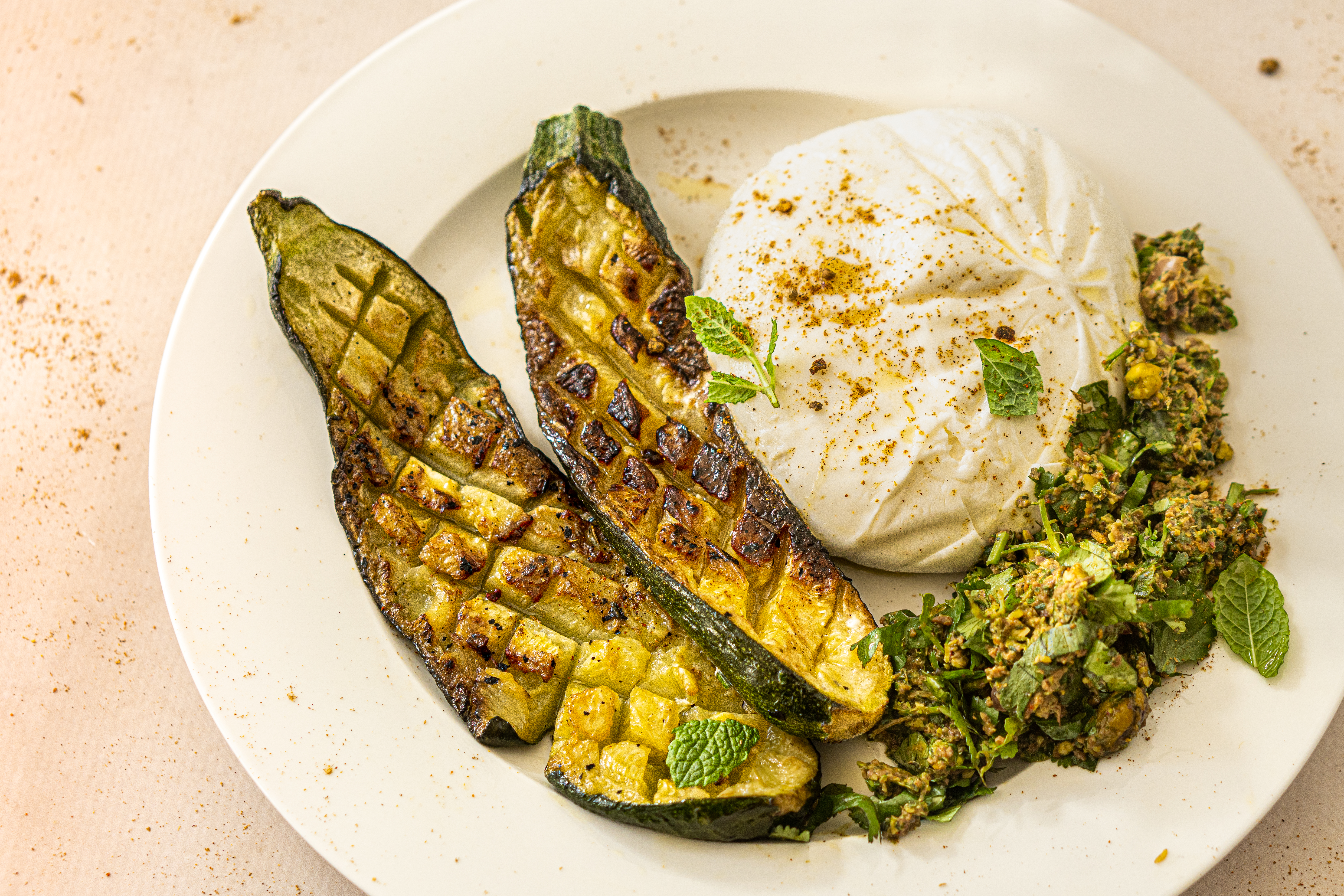 Gegrilde courgette met burrata