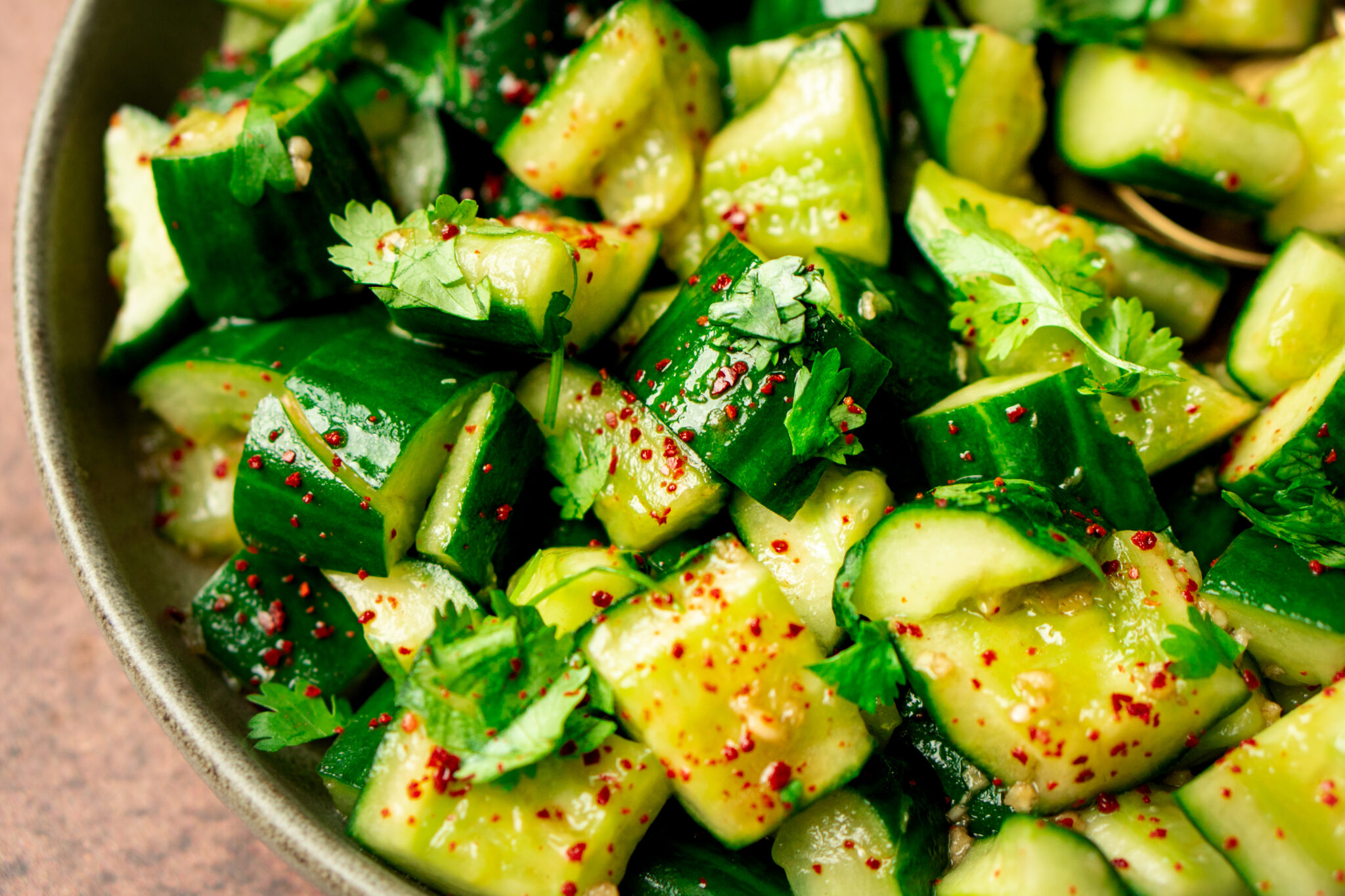 Smashed komkommersalade