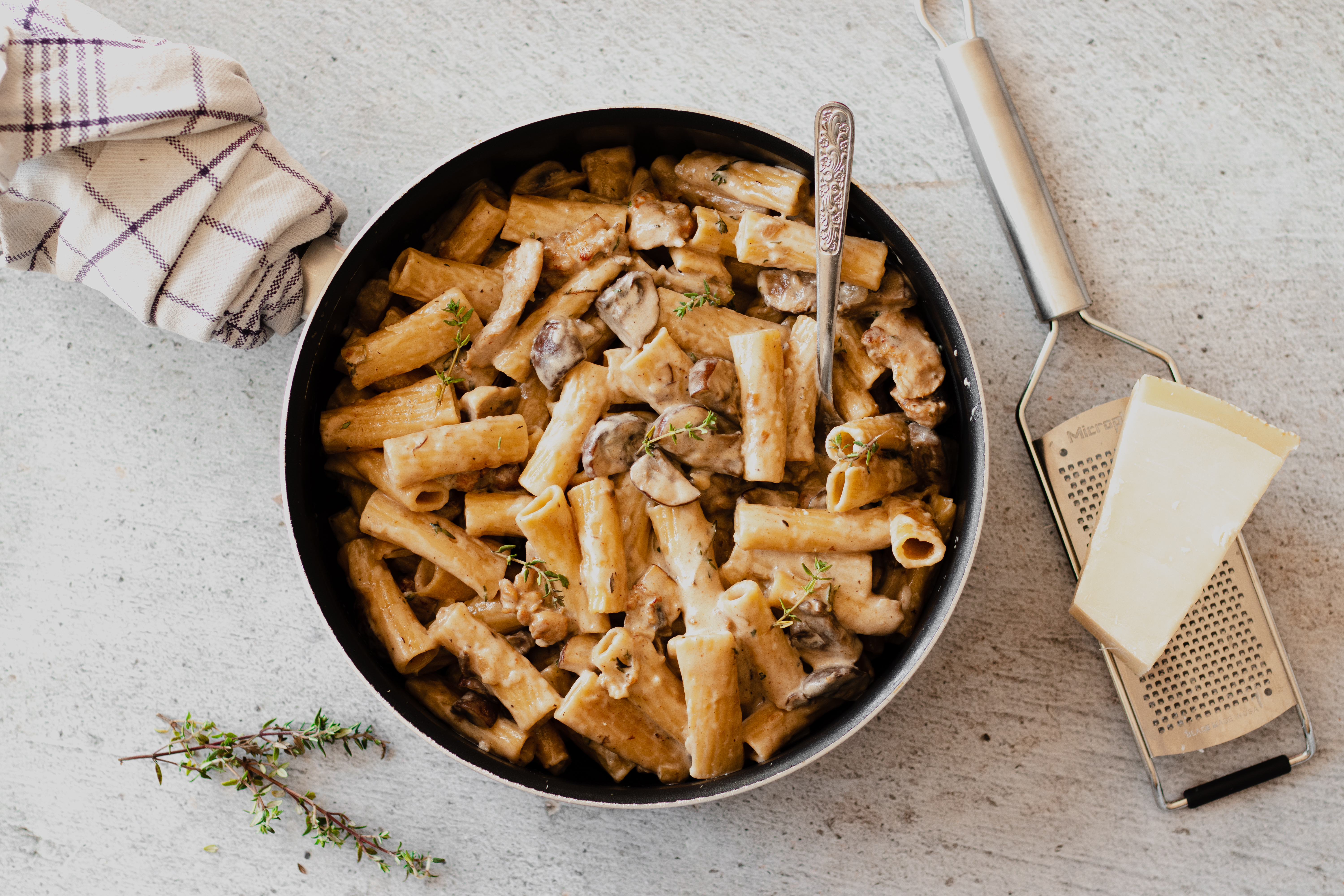 Romige pasta met kip en champignon