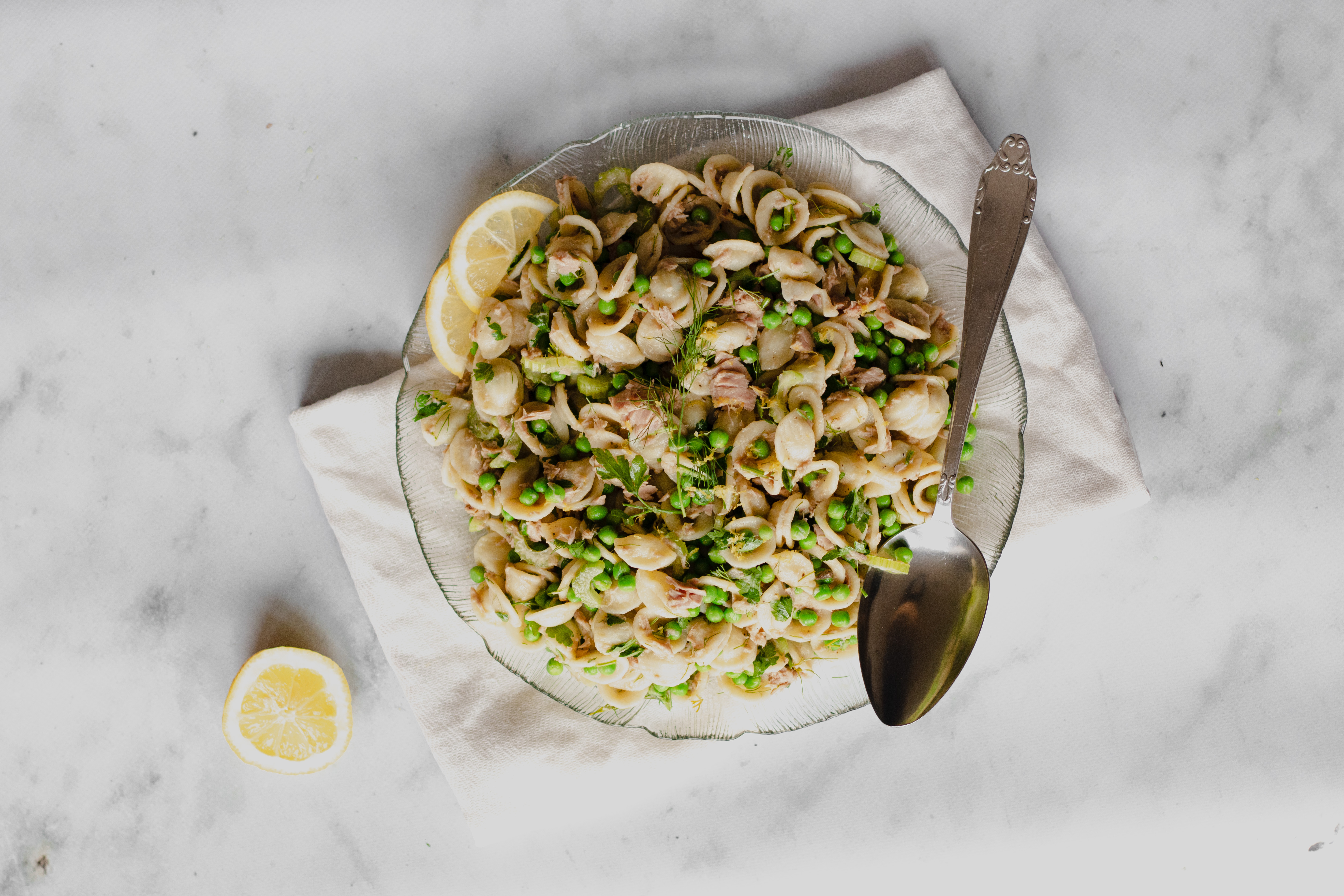 Koude pastasalade met tonijn