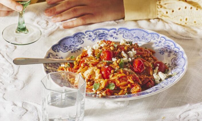 Orzo met feta, za'atar en oregano