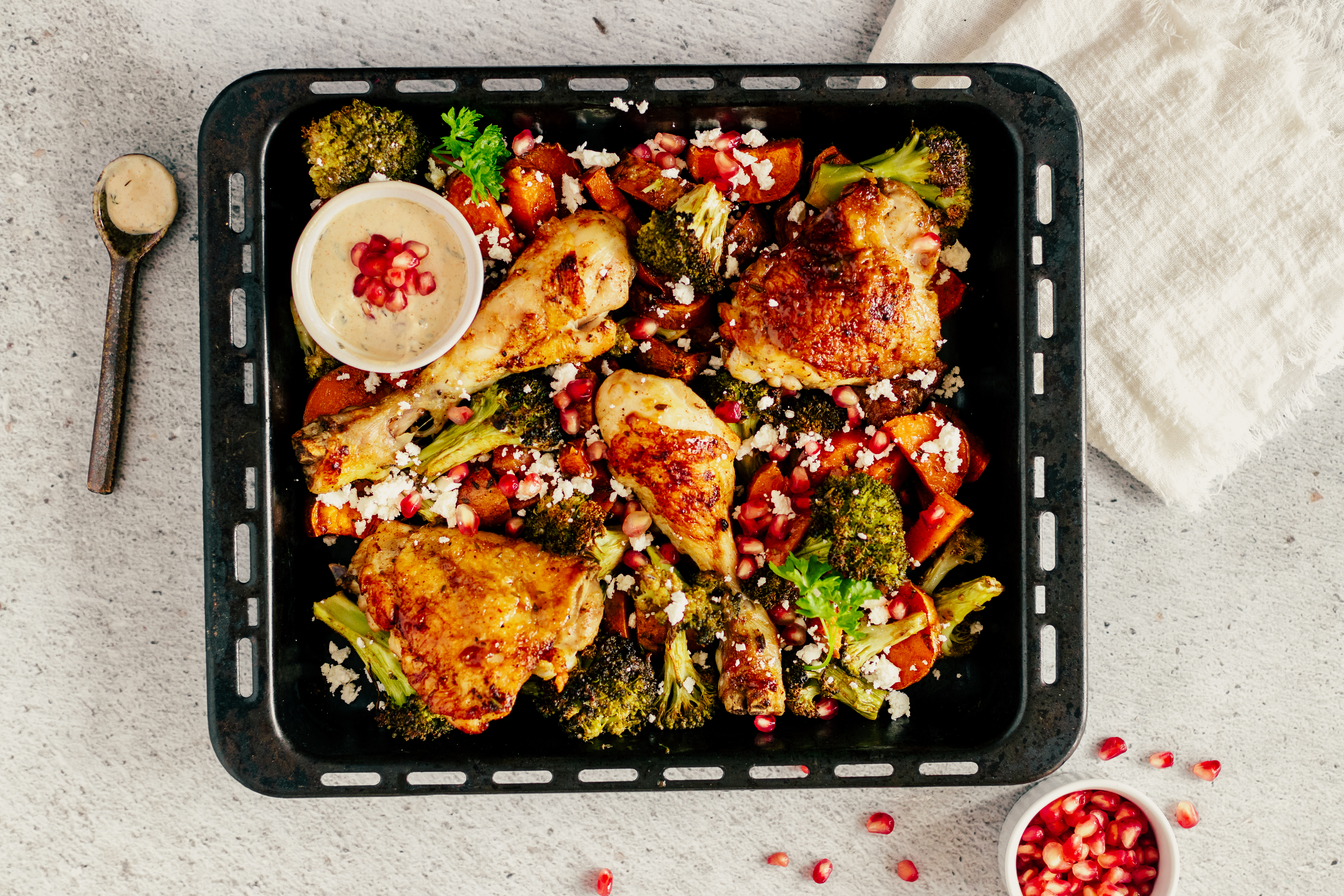 zoete aardappel traybake met broccoli