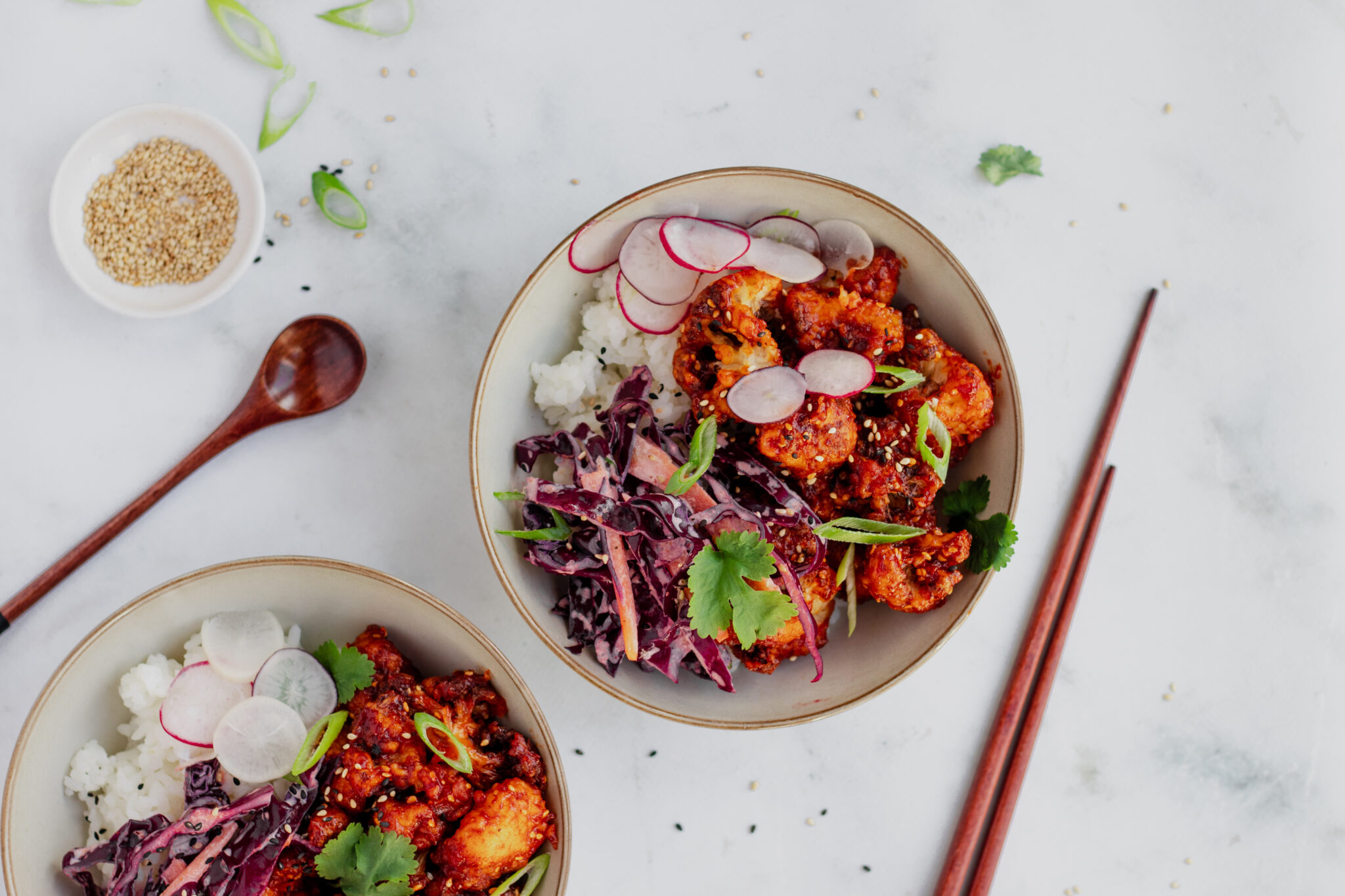 Vegan bloemkoolnuggets met Koreaanse saus