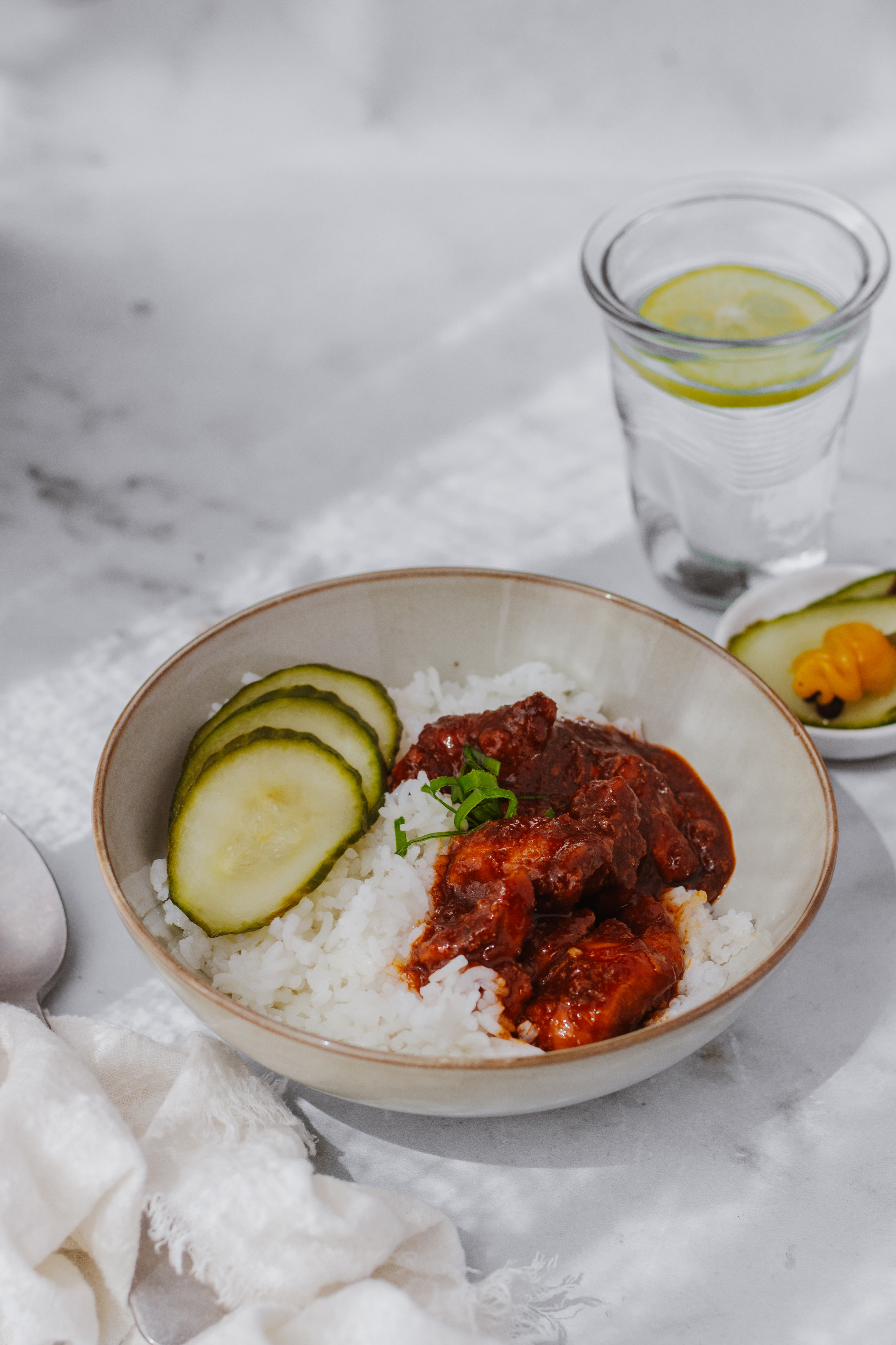 Ajam Rman Ajam pangang (kip in ketjapsaus) met rijst - Culy