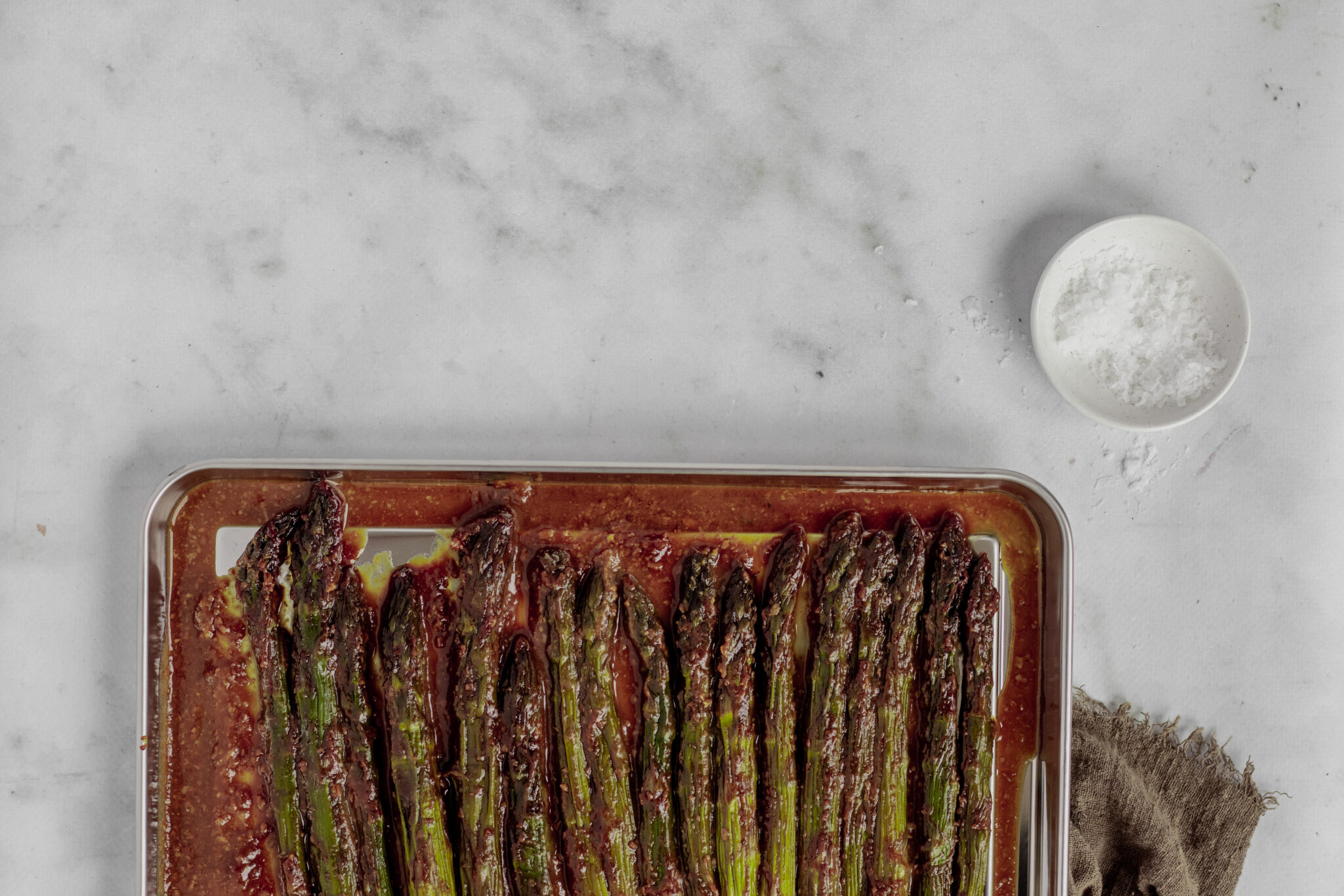 Geroosterde groene asperges