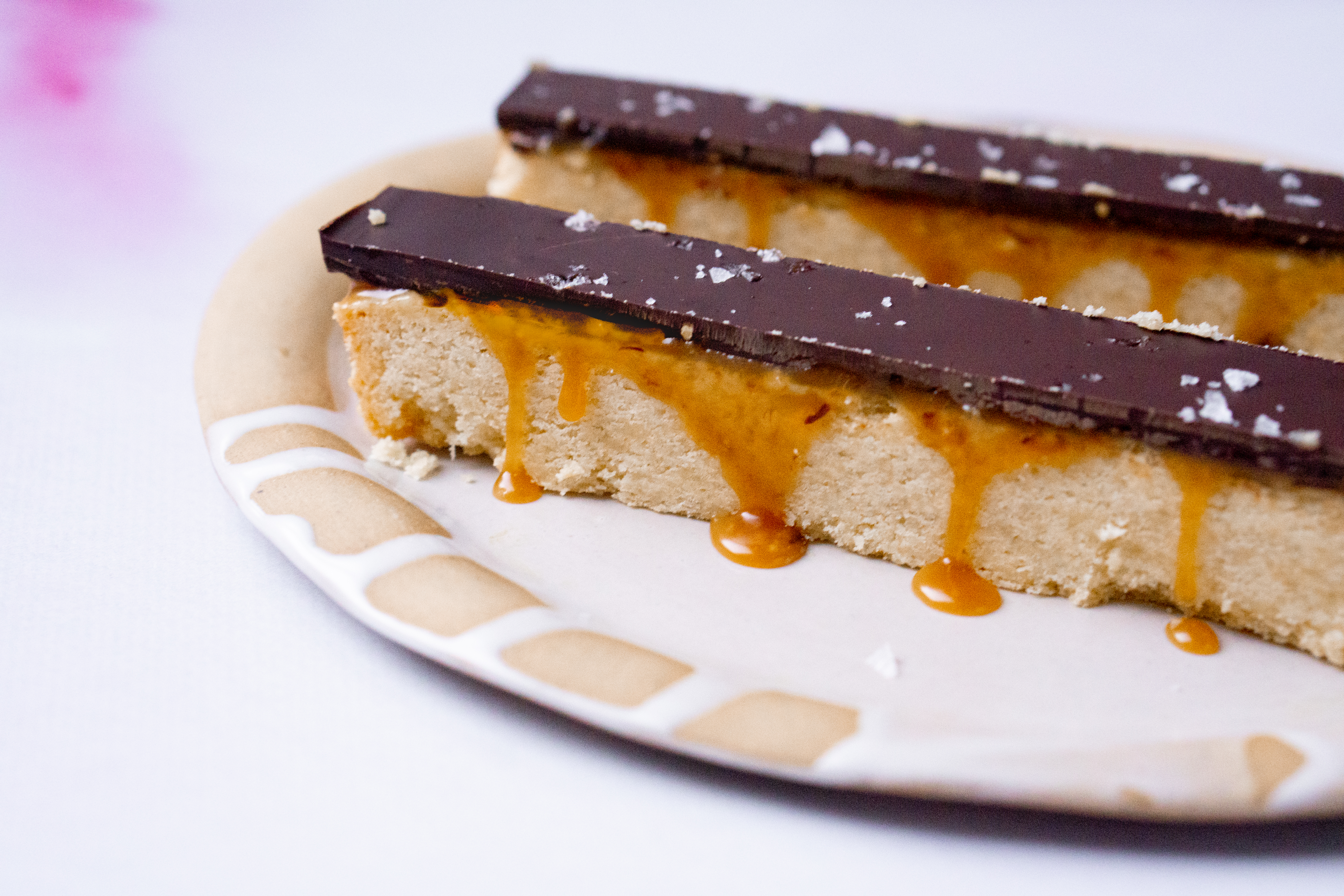 Twix / Millionaire shortbread recept met karamelsaus