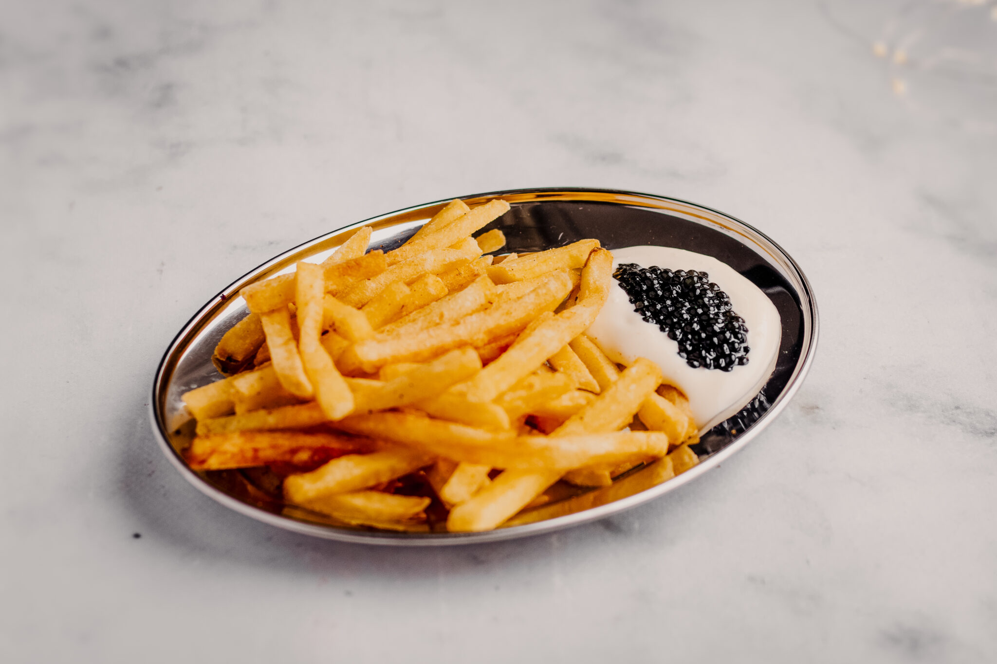 Patat mayo met kaviaar